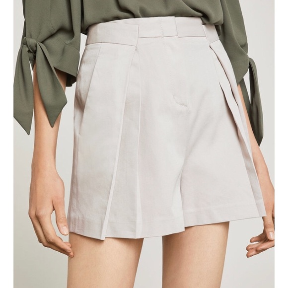 BCBG Pleated Cotton Short Skort Light Stone S - Picture 2 of 5